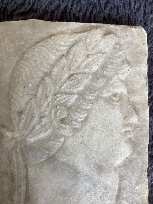A FINELY CARVED MARBLE PLAQUE OF A ROMAN EMPEROR - ADDITIONAL PHOTO 3
