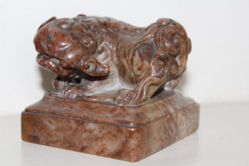 FINE PAIR OF LARGE CHINESE SOAPSTONE SHI SHI DESK SEALS - ADDITIONAL PHOTO 11