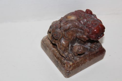 FINE PAIR OF LARGE CHINESE SOAPSTONE SHI SHI DESK SEALS - ADDITIONAL PHOTO 14