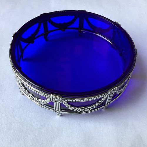 A DELIGHTFUL COBALT BLUE GLASS EDWARDIAN BON BON DISH ENCASED IN SILVER - ADDITIONAL PHOTO 2