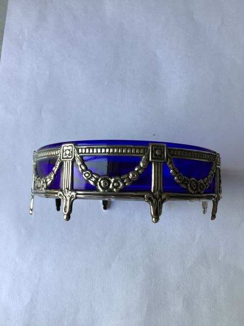 A DELIGHTFUL COBALT BLUE GLASS EDWARDIAN BON BON DISH ENCASED IN SILVER - ADDITIONAL PHOTO 3