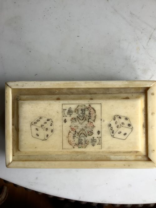 A PRISONER OF WAR CARVED BONE BOX CONTAINING SIX BONE DICE - ADDITIONAL PHOTO 1