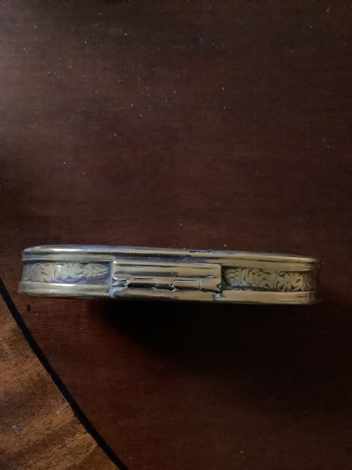 A RARE AND INTERESTING DUTCH EARLY 18TH CENTURY HEAVY GAUGE BRASS TABLE SNUFF OR TOBACCO BOX - ADDITIONAL PHOTO 8