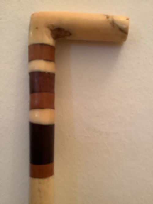 A VERY INTERESTING AND STYLISH BONE WALKING STICK - ADDITIONAL PHOTO 4