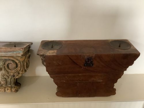 A PAIR OF SUPERB FINELY CARVED WOOD CAPITALS IN THE CORINTHIAN STYLE - ADDITIONAL PHOTO 4