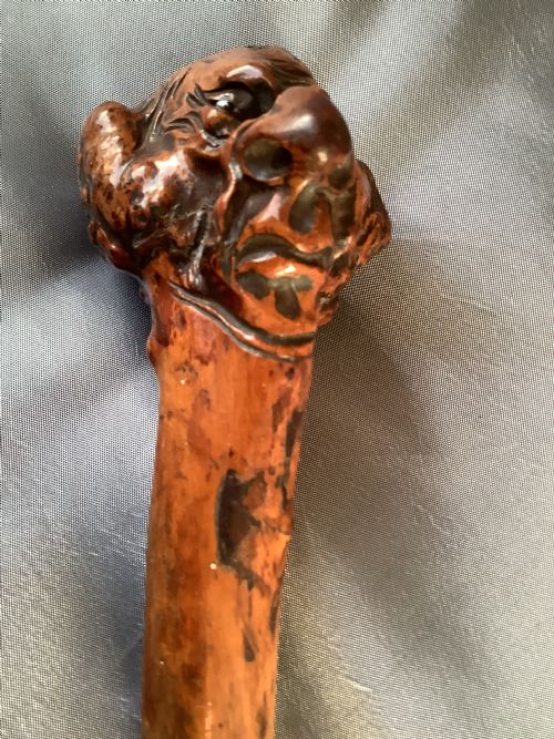 A DELIGHTFUL AND AMUSING ANTIQUE FOLK ART SWAGGERPOINTER STICK - ADDITIONAL PHOTO 4