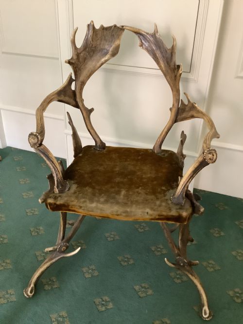 A SUPERB AND VERY CLEVERLY CONSTRUCTED BLACK FOREST ARMCHAIR - ADDITIONAL PHOTO 7