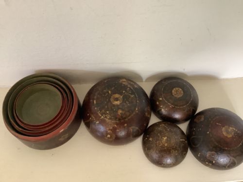 AN UNUSUAL AND CHARMING SET OF 4 KASHMIRI GRADUATED ROUND AND PAINTED INDIAN BOXES - ADDITIONAL PHOTO 7