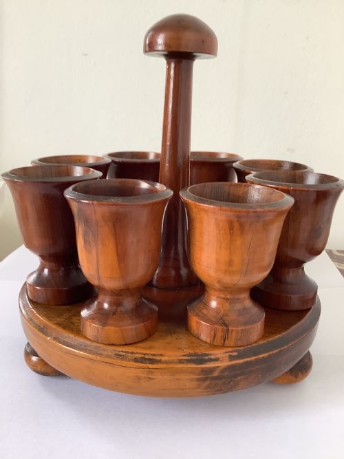 AN UNUSUAL AND STYLISH YEW WOOD EGGCUPS STAND - ADDITIONAL PHOTO 4
