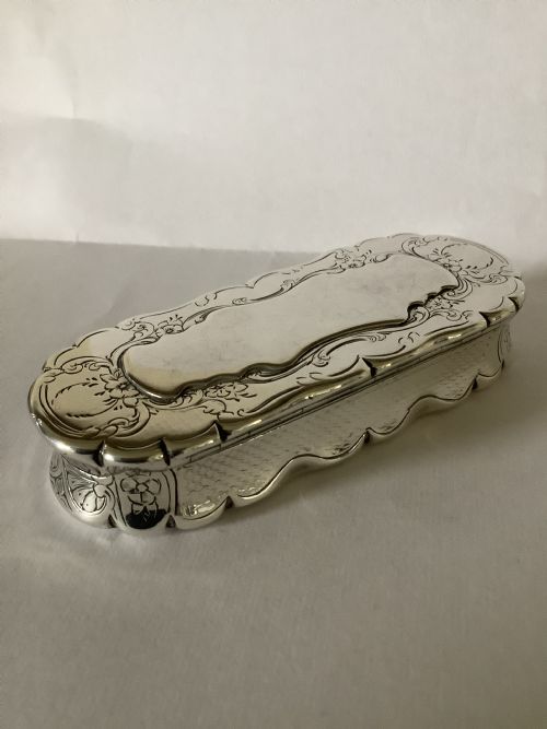 A VICTORIAN SILVER TABLE SNUFF BOX BIRMINGHAM 1862 BY FREDERICK MASON