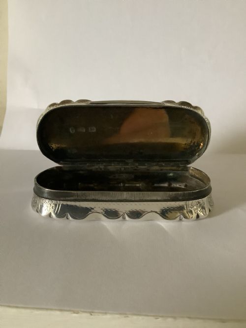 A VICTORIAN SILVER TABLE SNUFF BOX BIRMINGHAM 1862 BY FREDERICK MASON - ADDITIONAL PHOTO 1