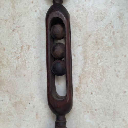 A LONG AND WELL CARVED WOOD WELSH LOVE SPOON - ADDITIONAL PHOTO 4