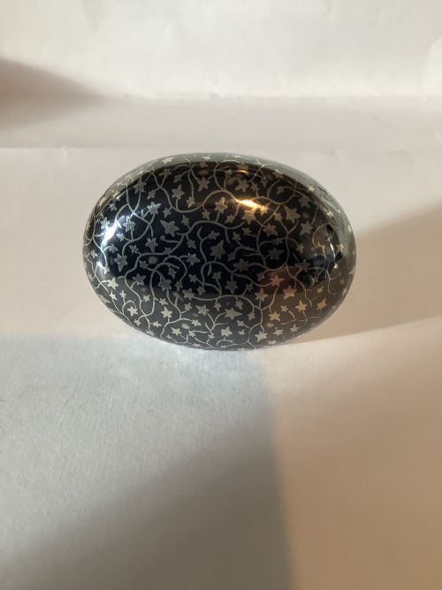 A SMALL SUPERB AND DELIGHTFUL WAISTCOAT POCKET OVAL SNUFF BOX - ADDITIONAL PHOTO 2
