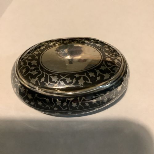 A SMALL SUPERB AND DELIGHTFUL WAISTCOAT POCKET OVAL SNUFF BOX - ADDITIONAL PHOTO 12