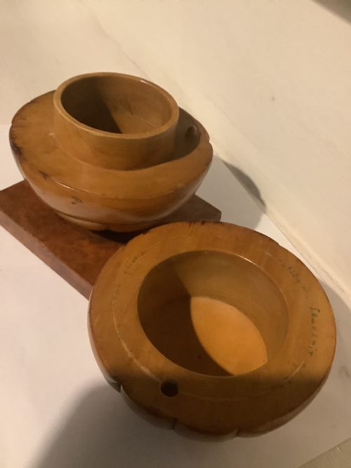 A DELIGHTFUL AND UNUSUAL CARVED HARDWOOD LIDDED BOX MODELLED AS A SOCCER FOOTBALL - ADDITIONAL PHOTO 2