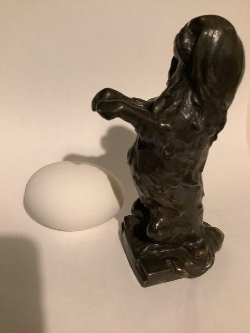A SIGNED DELIGHTFUL AND CHARMING BRONZE FIGURE OF A DOG IN A BEGGING POSE - ADDITIONAL PHOTO 11