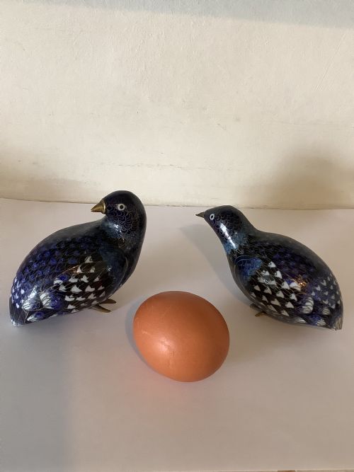 A VERY FINE AND CHARMING PAIR OF CHINESE CLOISONN QUAILS - ADDITIONAL PHOTO 1