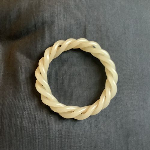 AN AMAZINGLY CARVED JADE BANGLE CARVED FROM ONE PIECE OF JADE SMALL SIZE - ADDITIONAL PHOTO 1