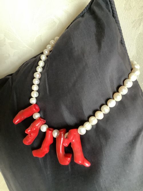 A VERY UNUSUAL AND ATTRACTIVE PEARL AND CORAL NECKLACE - ADDITIONAL PHOTO 2