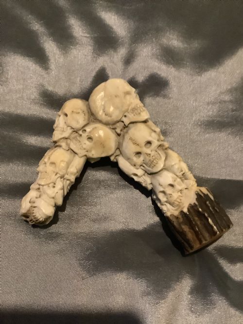 AN EXTRAORDINARY CARVED STAG HORN WALKING STICK HANDLE - ADDITIONAL PHOTO 3