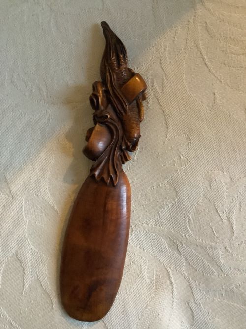 A SUPERBLY CARVED HARD WOOD ORIENTAL SPOON - ADDITIONAL PHOTO 3