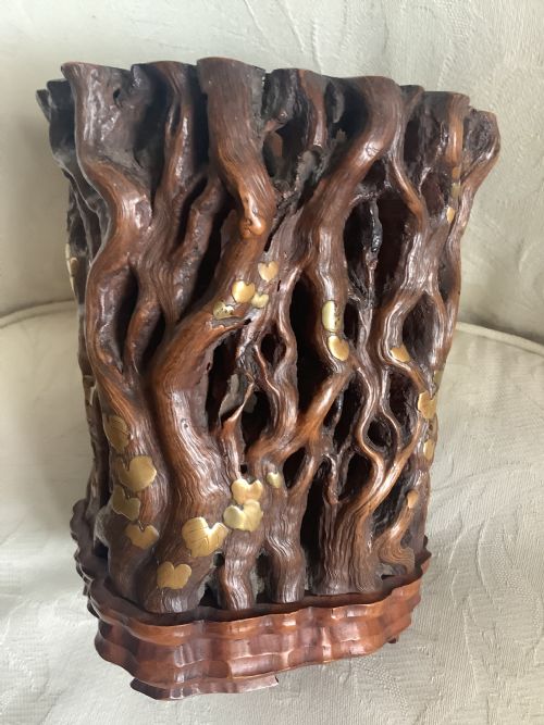 A SPECTACULAR LARGE CHINESE RARE AND UNUSUAL HARD WOOD BRUSH POT - ADDITIONAL PHOTO 1