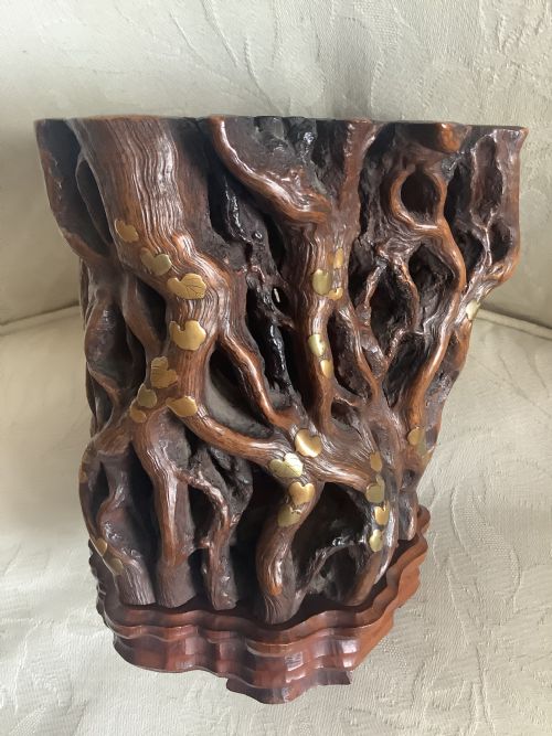 A SPECTACULAR LARGE CHINESE RARE AND UNUSUAL HARD WOOD BRUSH POT - ADDITIONAL PHOTO 6