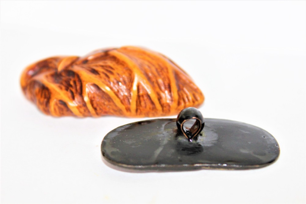 A fine Japanese boxwood Kagamibuta signed mixed metal netsuke  View V