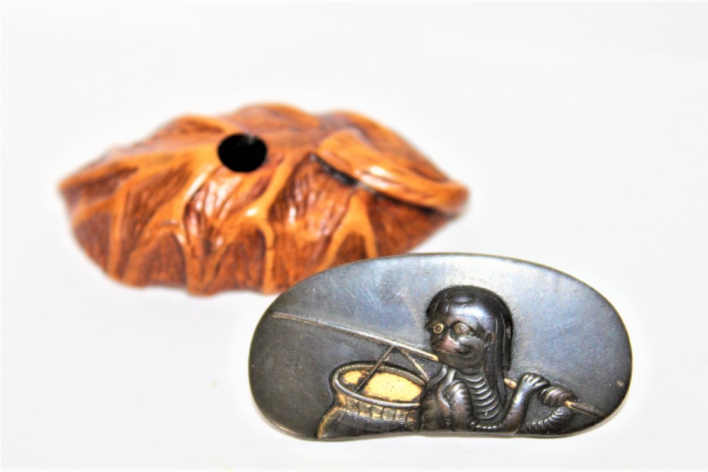 A fine Japanese boxwood Kagamibuta signed mixed metal netsuke  View VI