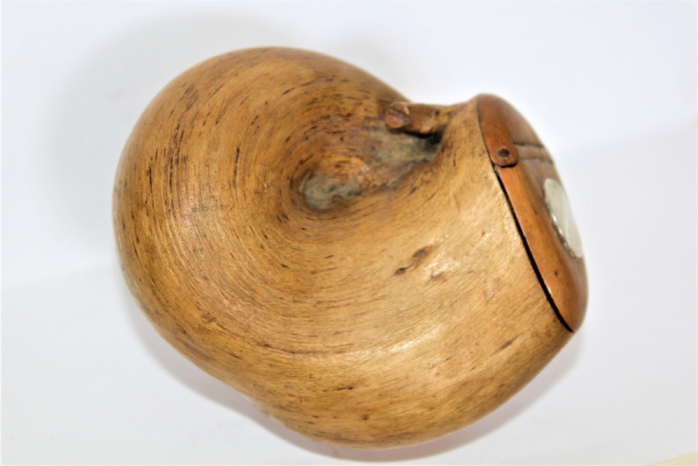 An interesting and unusual root wood snuff mull wonderful shape 