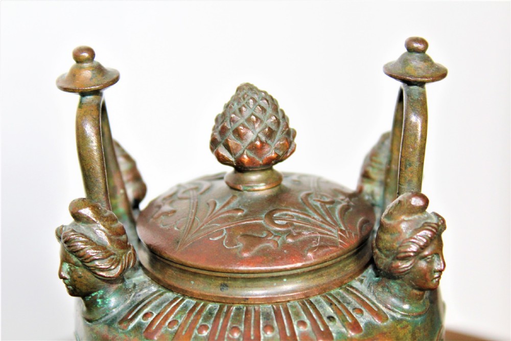 A stunning classical grand tour bronze inkwell of exceptional quality  Circa 1840 View III