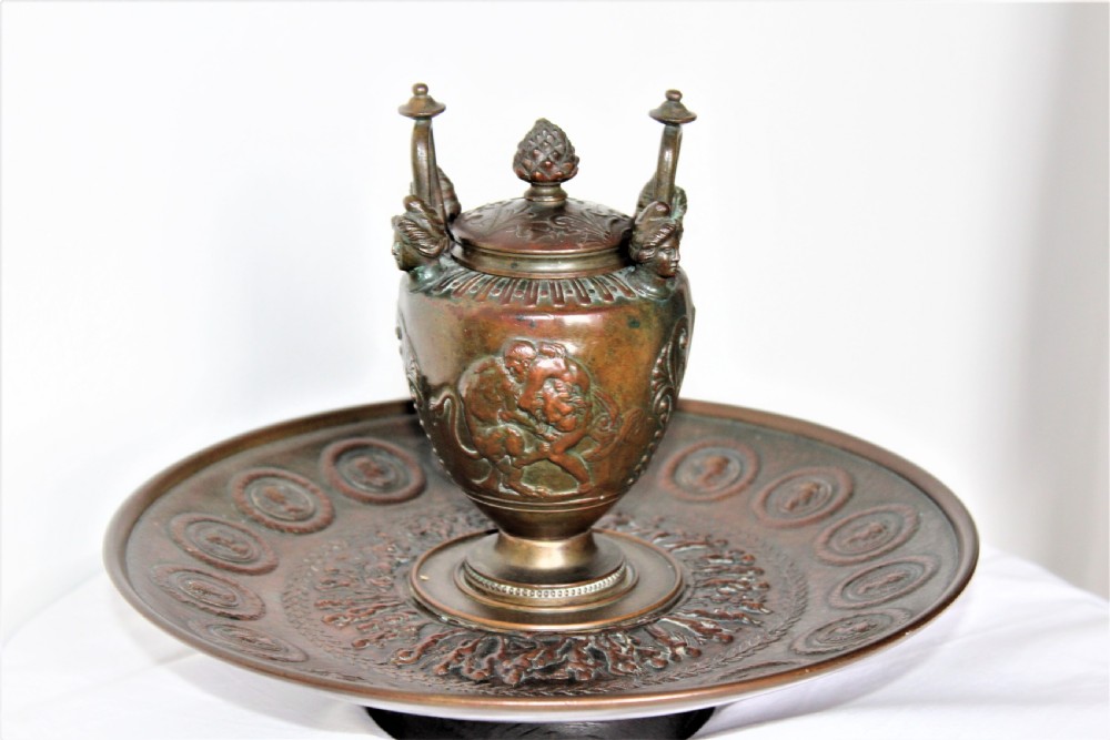 A stunning classical grand tour bronze inkwell of exceptional quality  Circa 1840 View IX