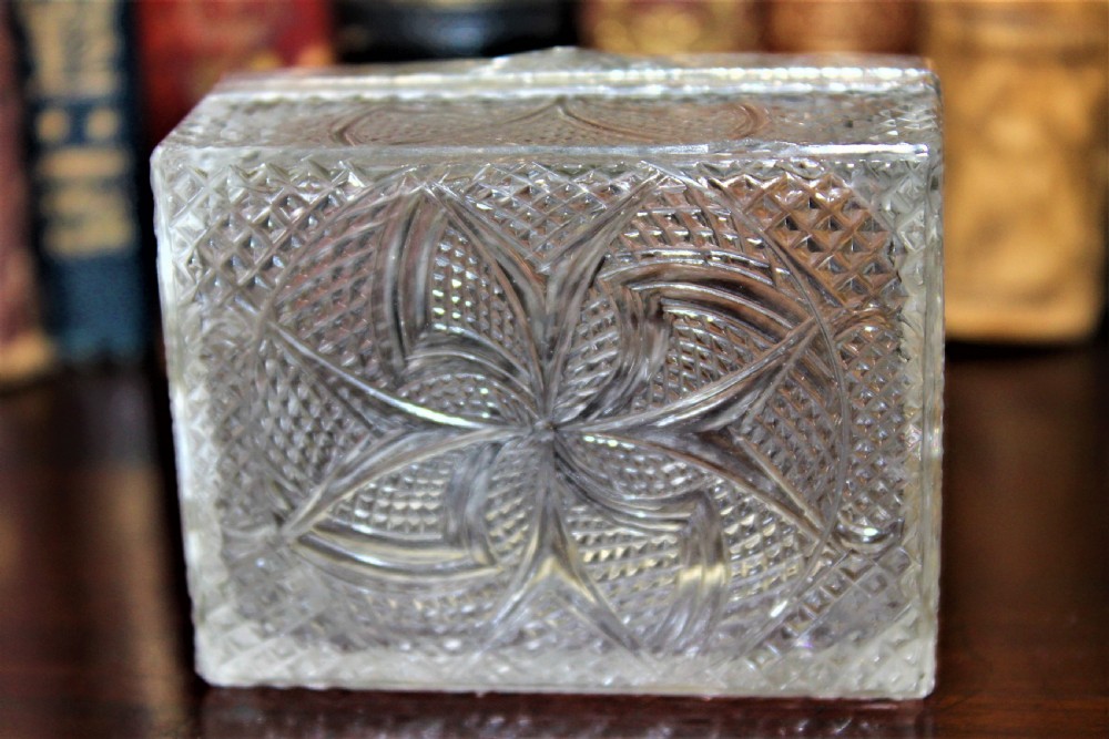 An extremely attractive and very finely cut crystal glass box possibly used for rings View VI