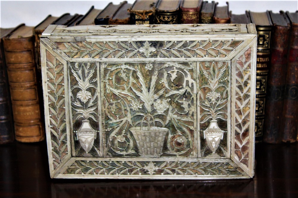 A very fine and intricately carved bone box of Russian origin. Circa 1800 View IV