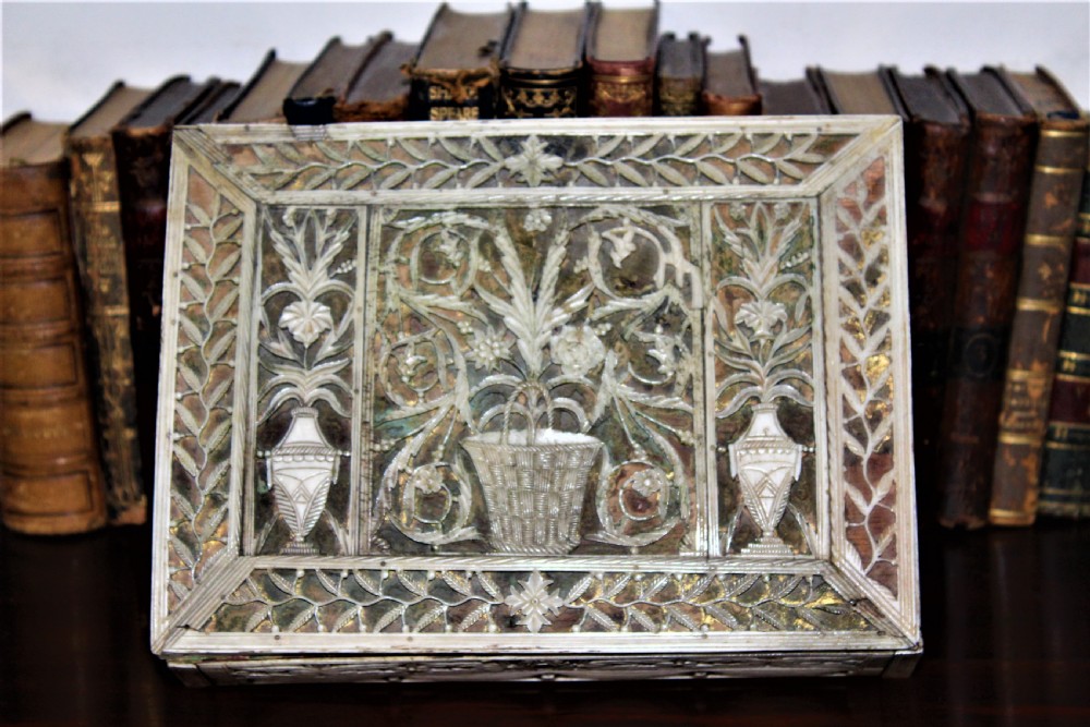A very fine and intricately carved bone box of Russian origin. Circa 1800 View III