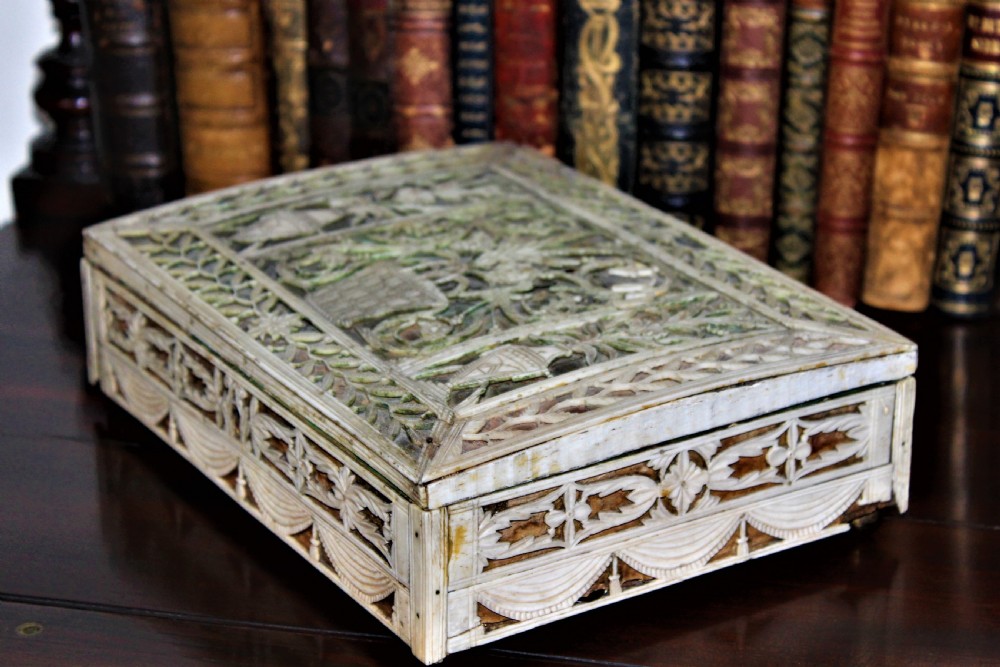 A very fine and intricately carved bone box of Russian origin. Circa 1800 View V