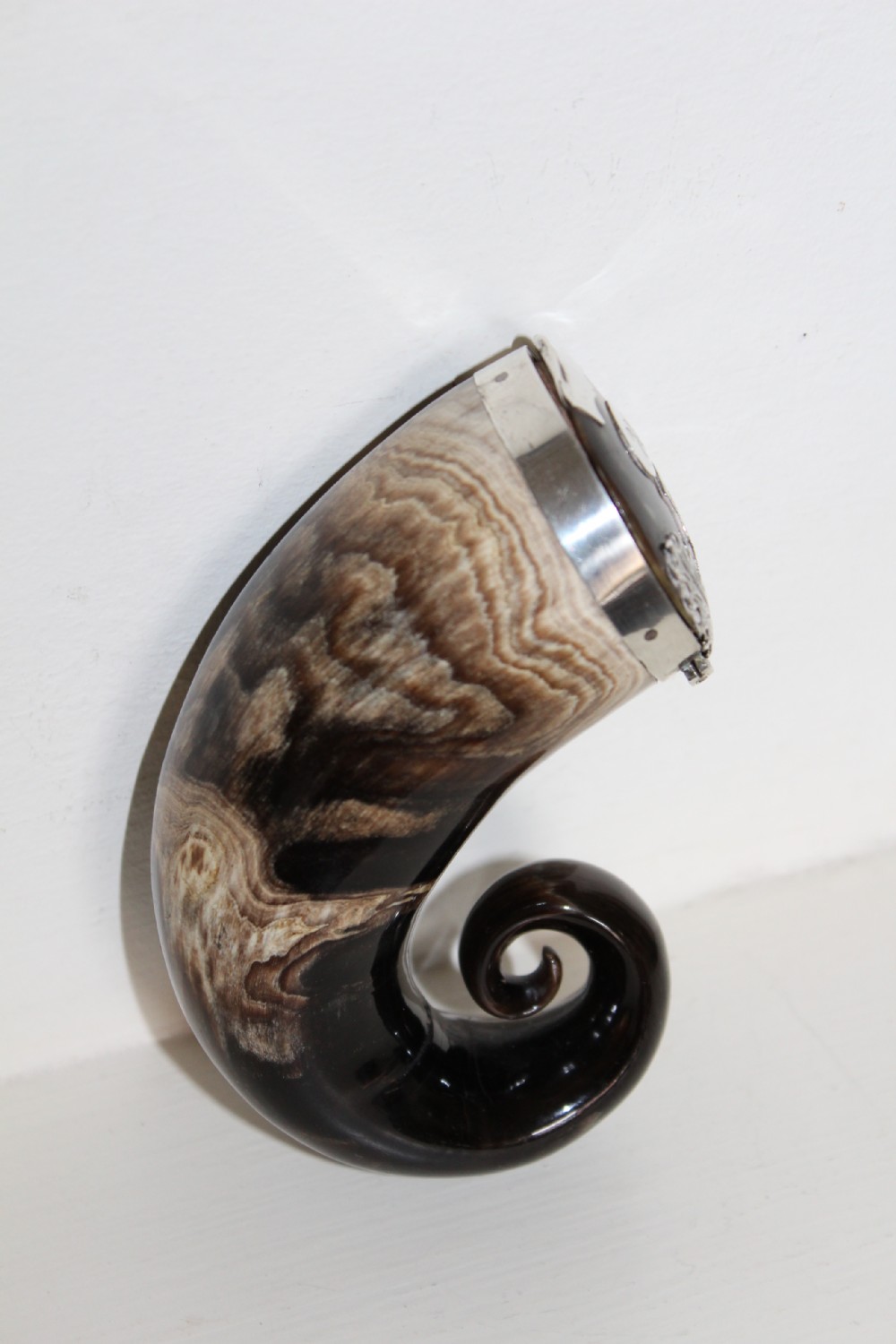 A larger than usual Scottish snuff mull the horn with beautiful markings View VI