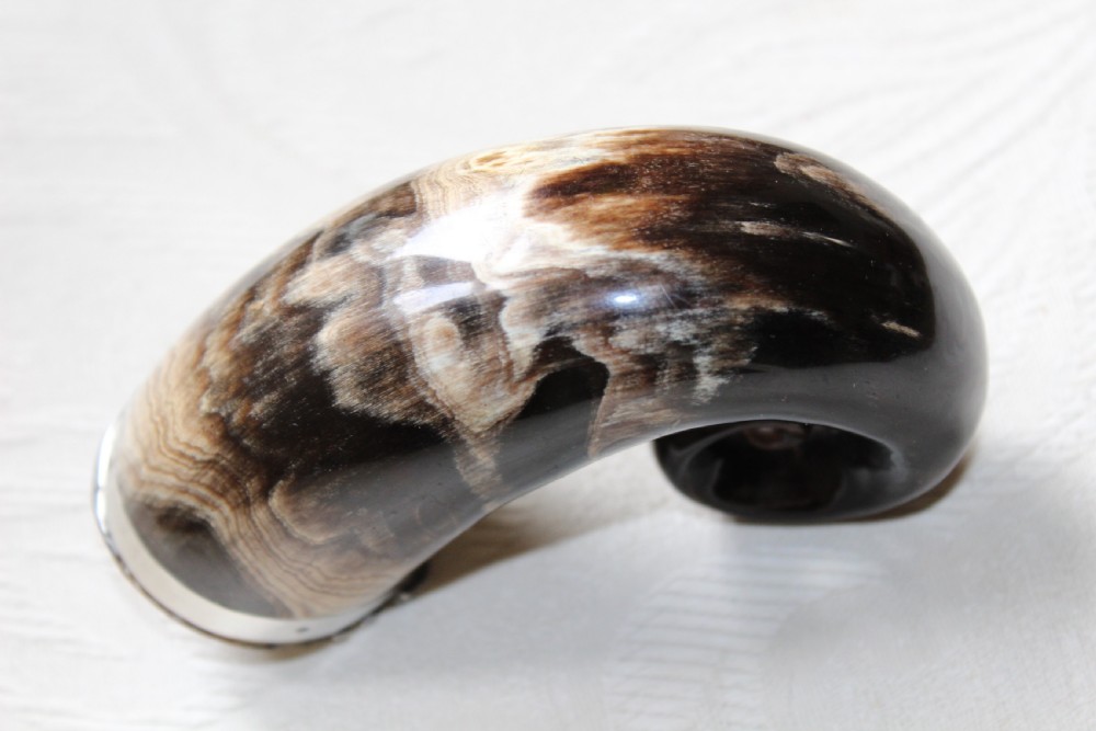 A larger than usual Scottish snuff mull the horn with beautiful markings View VII