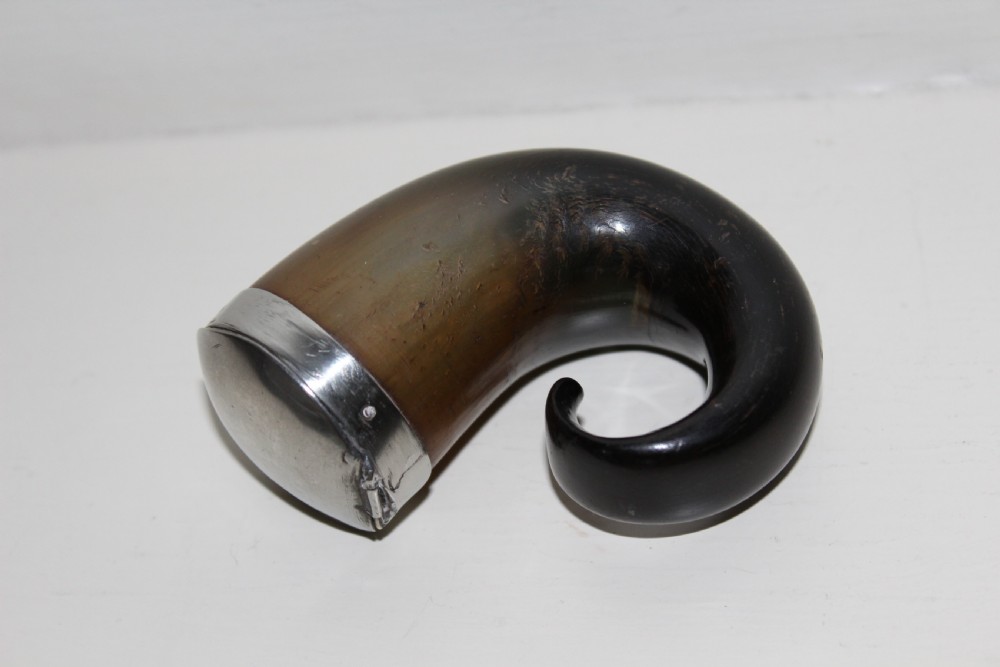 A nice size rams horn snuff mull 