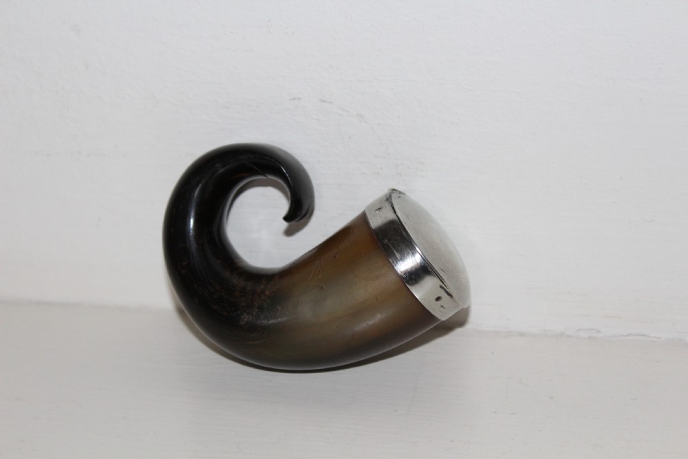 A nice size rams horn snuff mull  View V