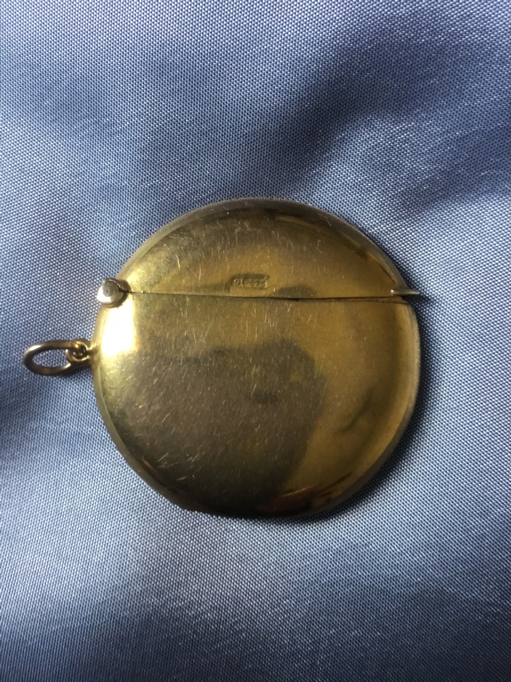 An impressive and unusual hallmarked 9ct gold Vesta case Circa 1912 Birmingham