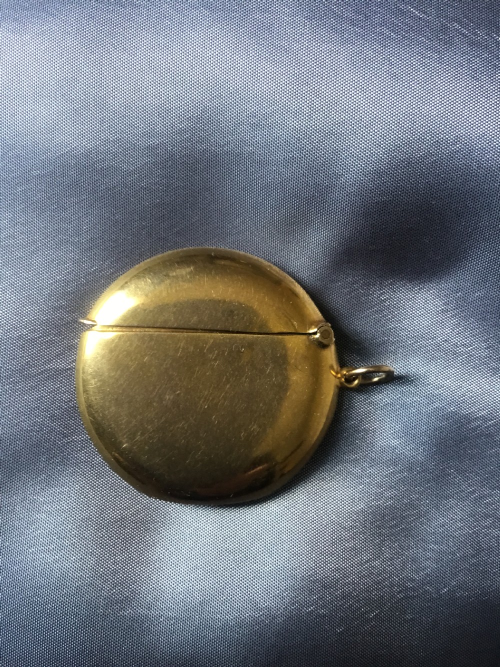 An impressive and unusual hallmarked 9ct gold Vesta case Circa 1912 Birmingham View VI