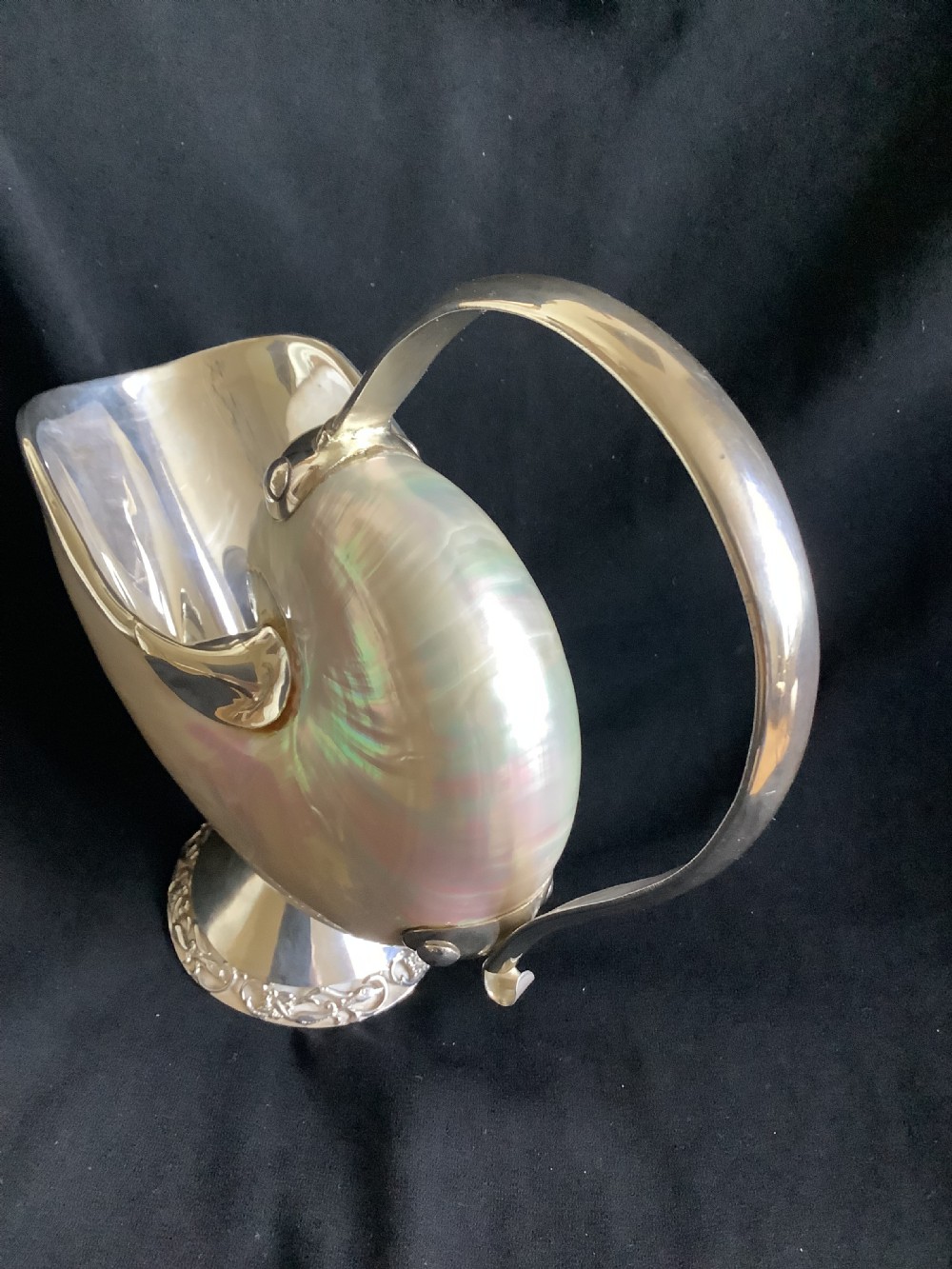 A superb and stunning nautilus shell sauce boat  View VI