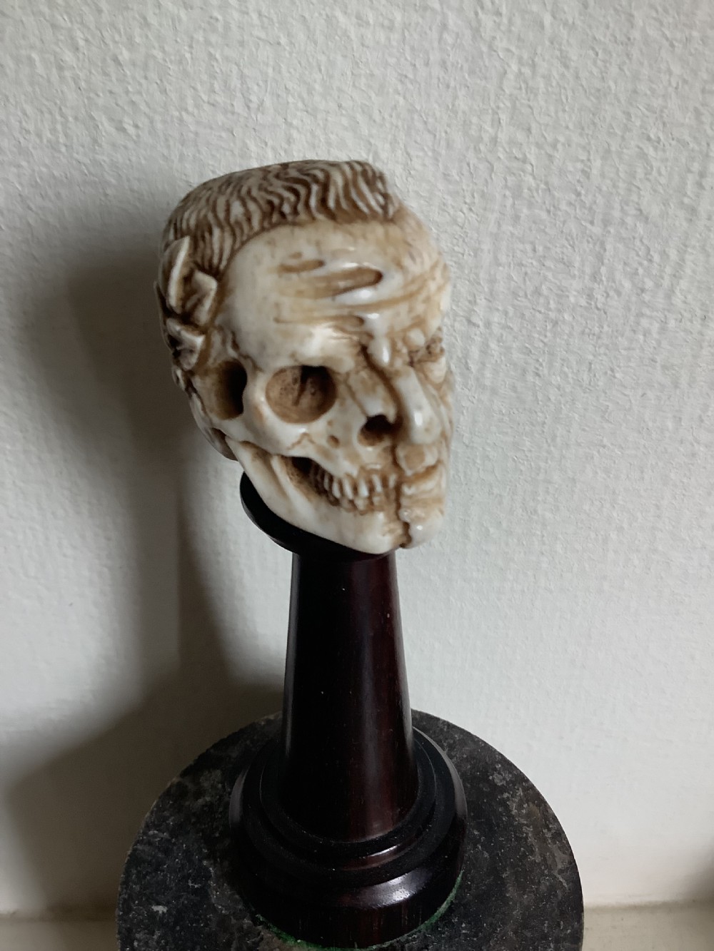 A wonderful memento mori bone carving of Julius Caesar, q View II