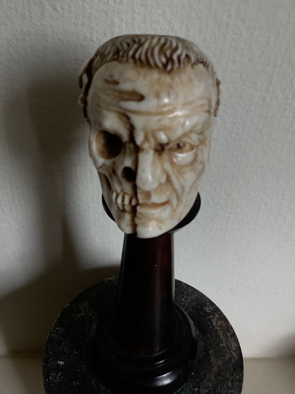A wonderful memento mori bone carving of Julius Caesar, q View IV