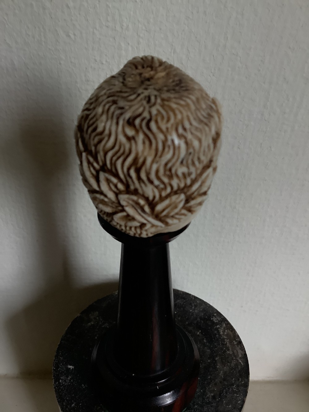 A wonderful memento mori bone carving of Julius Caesar, q View VIII