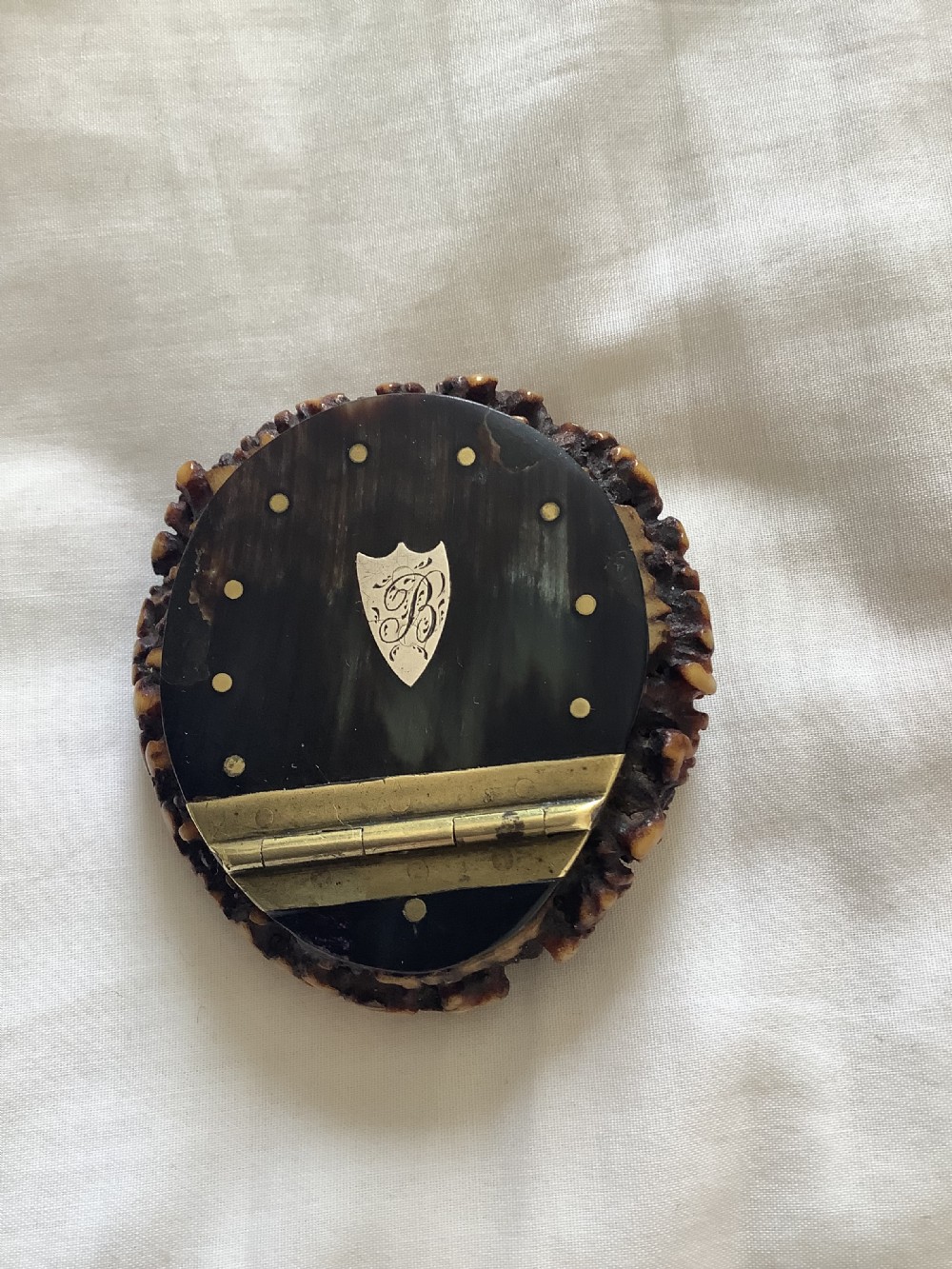 An unusual and very charming stag horn snuff box  View VII