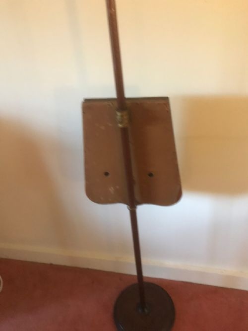 VICTORIAN ROYAL REGIMENT OF ARTILLERY OFFICER'S FULL DRESS GOLD THREADED SABRETACHE MOUNTED ON A MAHOGANY POLESCREEN - ADDITIONAL PHOTO 3