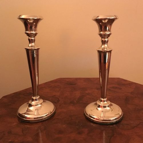 pair of elegant george v silver candlesticks - CATEGORY: ANTIQUE SILVER - DATED 1920