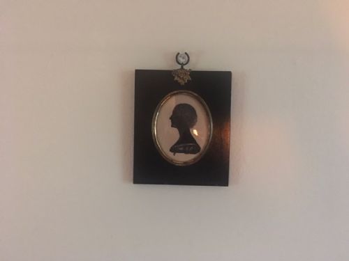 LATE 19TH CENTURY SILHOUETTE OF A VICTORIAN LADY HEIGHTENED WITH GILT PAINT - ADDITIONAL PHOTO 1